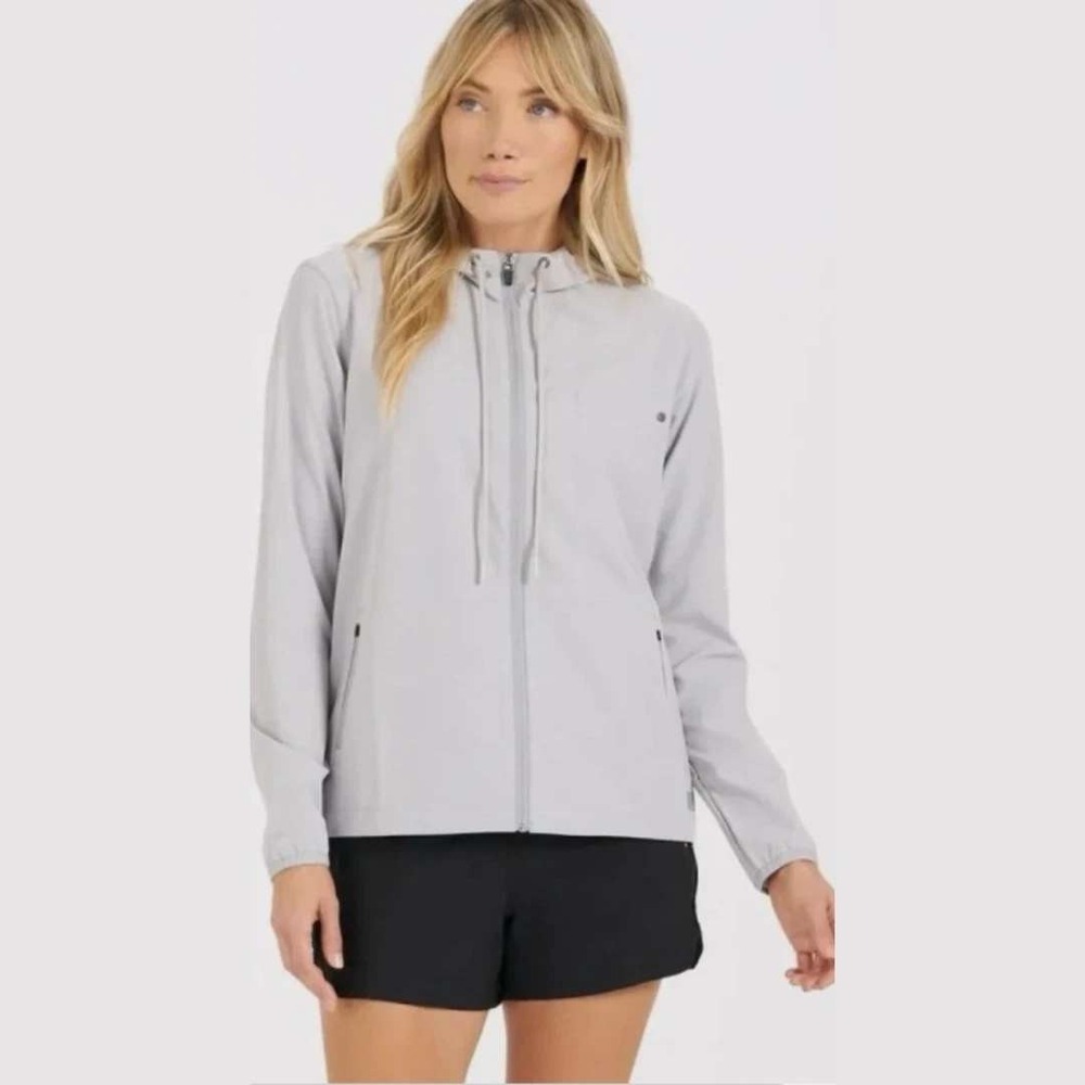 Vuori Women's Outdoor Trainer Shell Jacket Size M Light Gray Hooded Full Zip
